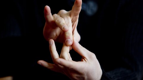 روز جهانی زبان اشاره + بهترین مقاصد برای تعطیلات ناشنوایان