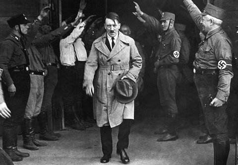 هیتلر، دیکتاتور نازی ها + زندگینامه و فیلم
