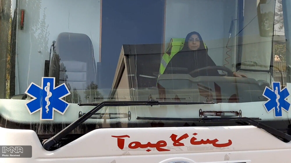 تنها زن راننده اتوبوس آمبولانس اورژانس ایران + فیلم