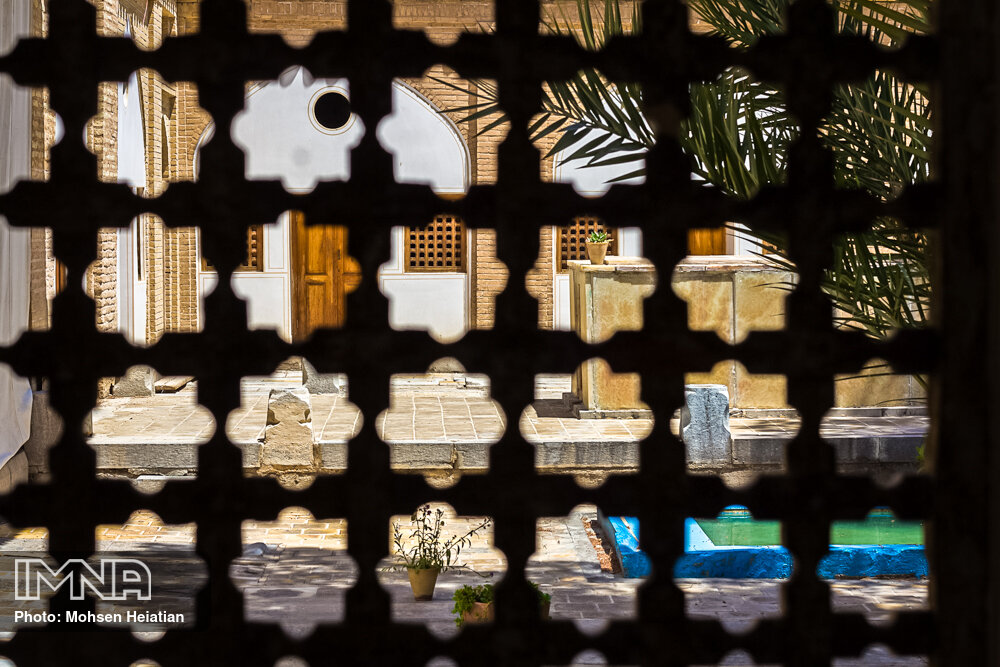 تخت فولاد یگانه قبرستان تاریخی در جهان اسلام