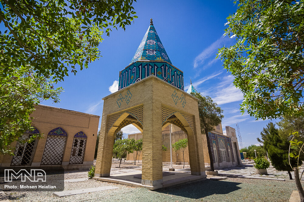 تخت فولاد یگانه قبرستان تاریخی از لحاظ کارکردهای فرهنگی و هنری در جهان اسلام