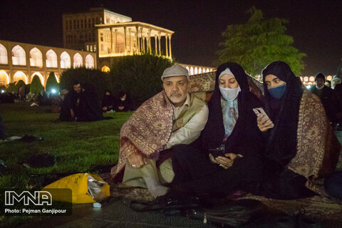 شب قدر در مسجد امام (ره)
