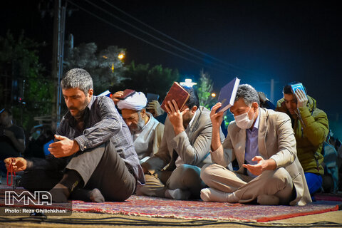 مراسم احیای شب بیست و سوم ماه رمضان در نجف آباد
