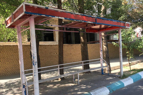 نوسازی سایه‌بان ایستگاه‌های اتوبوس درون‌شهری شاهین‌شهر