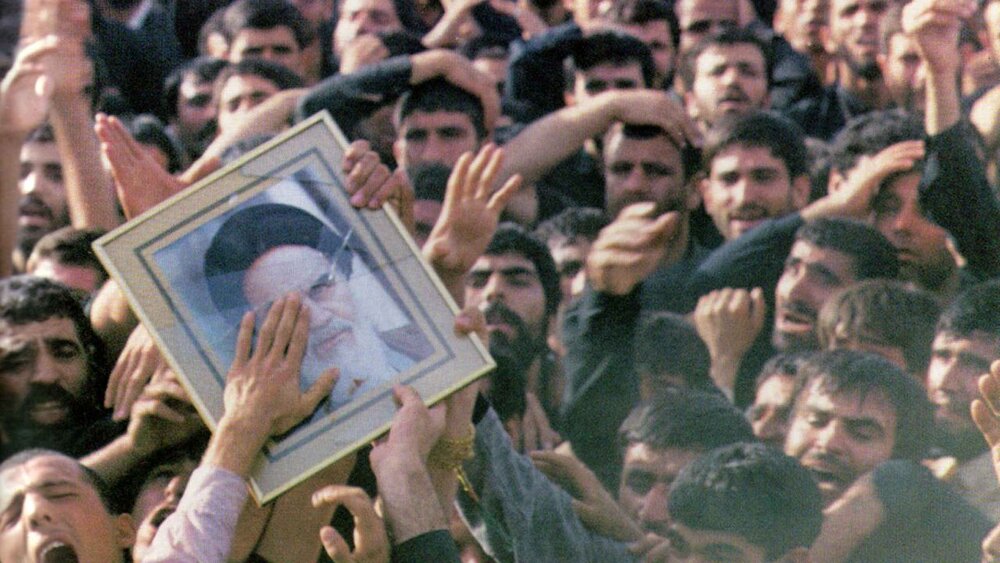 امام خمینی؛ رهبری از جنس مردم