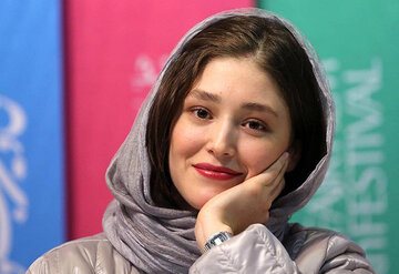 فرشته حسینی و ماجرای مهاجرت از ایران؛ شایعه یا واقعیت ؟ + بیوگرافی و آثار هنری