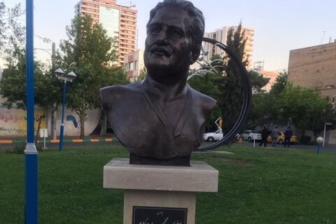 تندیس محمد خادم در مشهد نصب شد