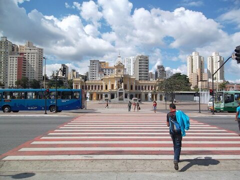 تبدیل زیرساخت‌های شهری به فضای عمومی در برزیل