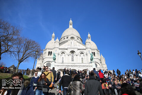 Montmartre neighborhood depicts glory of Paris
