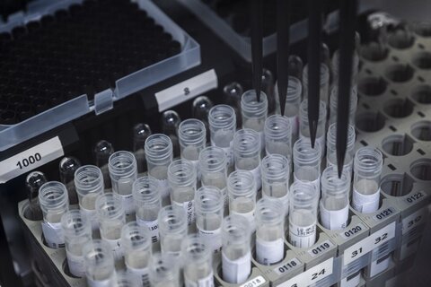 واردات واکسن کرونا در گیر و دار سیاست‌های خارجی