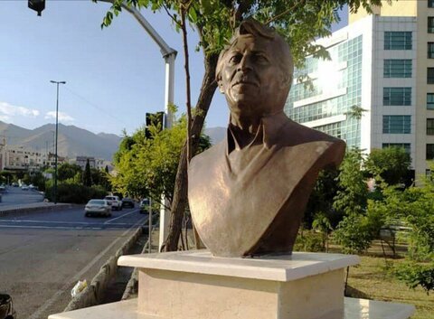 سردیس برنزی زنده یاد داود رشیدی در تهران نصب شد