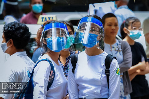 اولین روز بازگشایی کلاس های دبیرستان در شهر یانگون بعد از تعطیلی مدارس به دلیل ویروس COVID-19