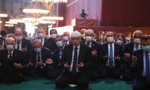 اردوغان، اولین نماز را در ایاصوفیه خواند