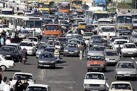 تردد ۴۰۰ هزار خودروی فرسوده در شهر تهران