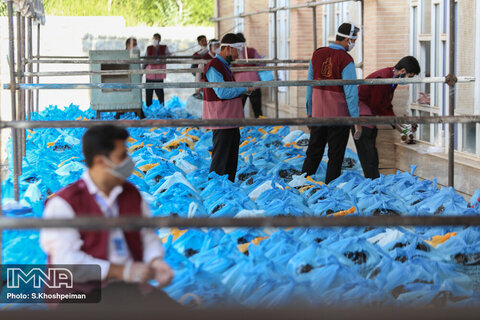 توزیع ۲۱۰ هزار بسته معیشتی بین نیازمندان از ابتدای ماه رمضان تاکنون