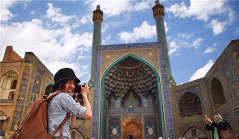 Iran to maintain international relations in support of tourism 