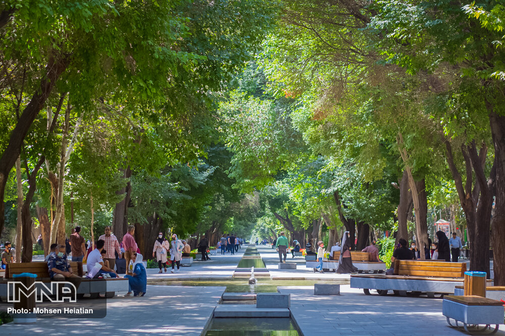 Developing 15 km pedestrian zone in Isfahan