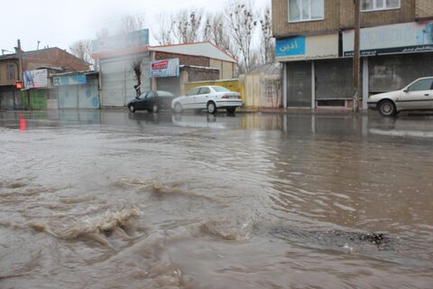 باران معابر خلخال را مسدود کرد