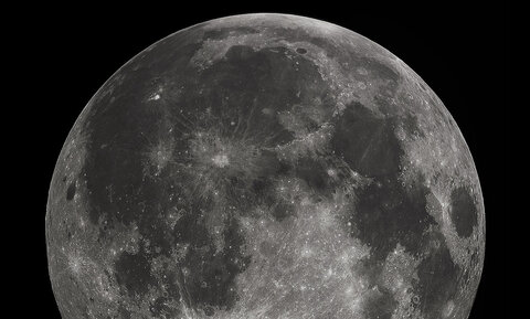 ماه در اوج مداری قرار می‌گیرد