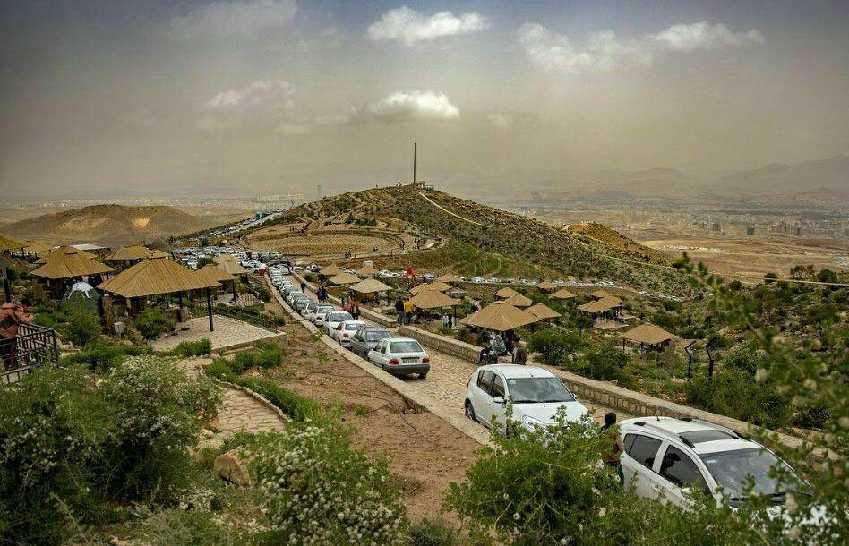 پروژه تأمین روشنایی پارک کوهستانی نور شیراز با اعتبار ۱۶ میلیارد ریال