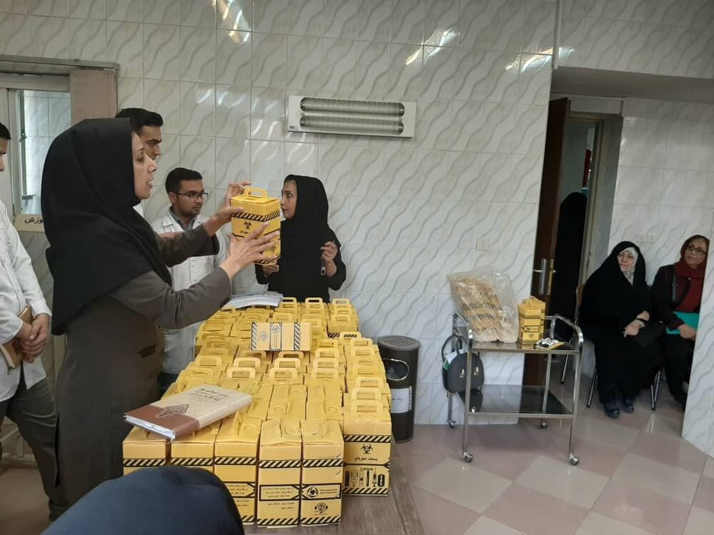 آغاز فاز دوم توزیع جعبه‌های ایمن در مراکز بهداشت اصفهان