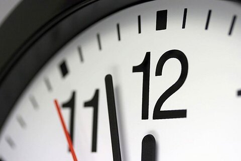 چرا باید ساعت‌هایمان را یک ساعت به عقب بکشیم؟