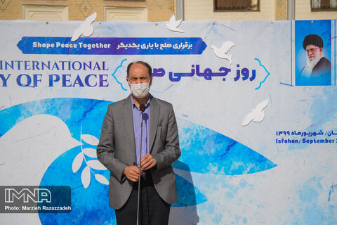 نصراصفهانی: برای حاکمیت صلح در جامعه تلاش کنیم