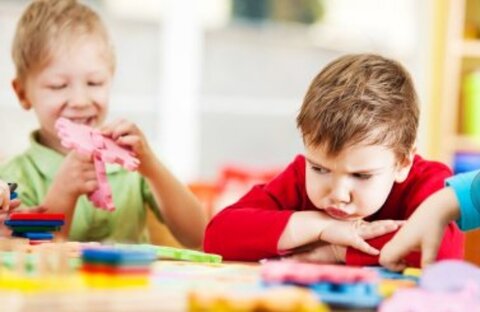 مهارت‌های رفتار مناسب با کودکان اوتیسم چیست؟