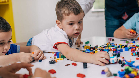مراکز نگهداری مسئولیت کودکان اوتیسم را نمی‌پذیرند