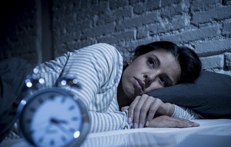 ارتباط بین افسردگی و اضطراب دوران همه گیری کرونا و کاهش کیفیت خواب