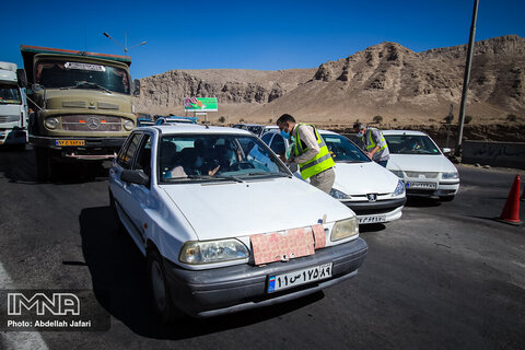 آخرین وضعیت راه‌های کشور / ترافیک سنگین در آزادراه ساوه - تهران