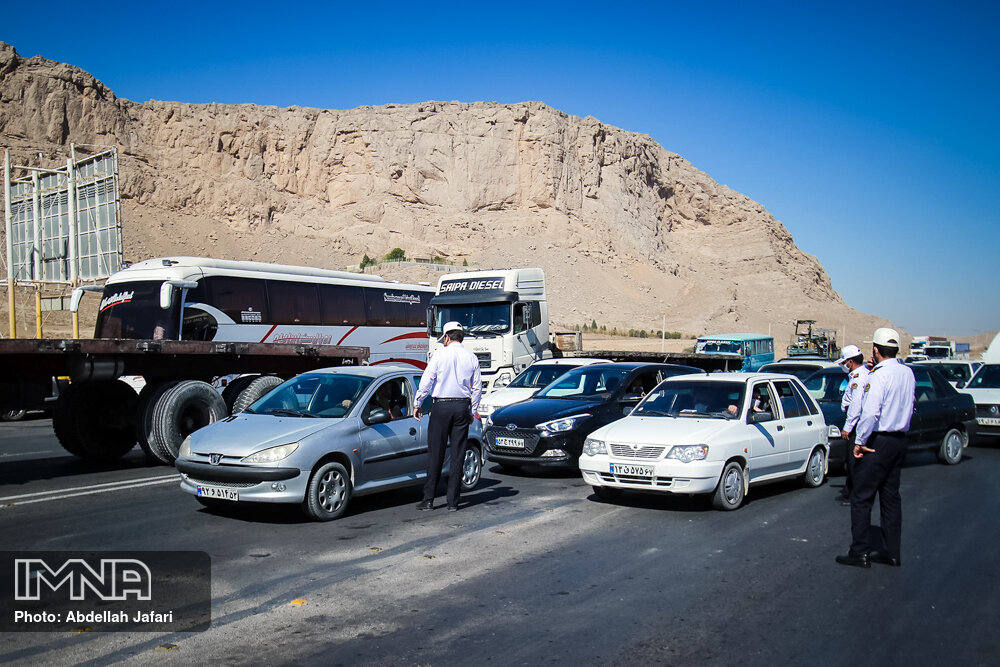 بازگرداندن ۷ هزار و ۹۴۶ خودرو از ورودی‌های استان اصفهان