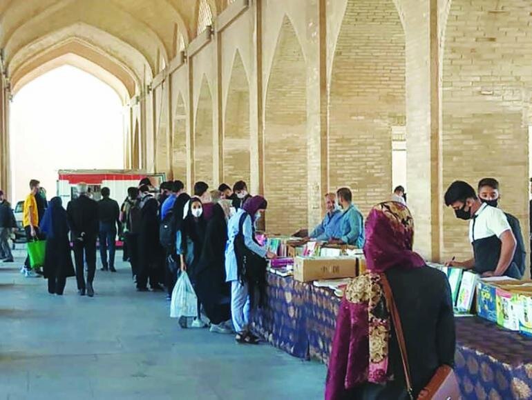 دسترسی بهتر شهروندان به بازار کتاب در میدان امام علی (ع)