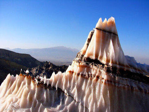  Middle East's alluring largest salt dome in Iran