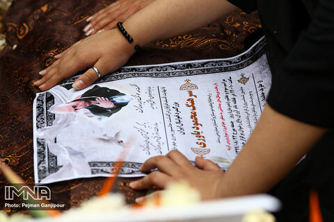 مراسم تشییع پیکر محمود یاوری در اصفهان