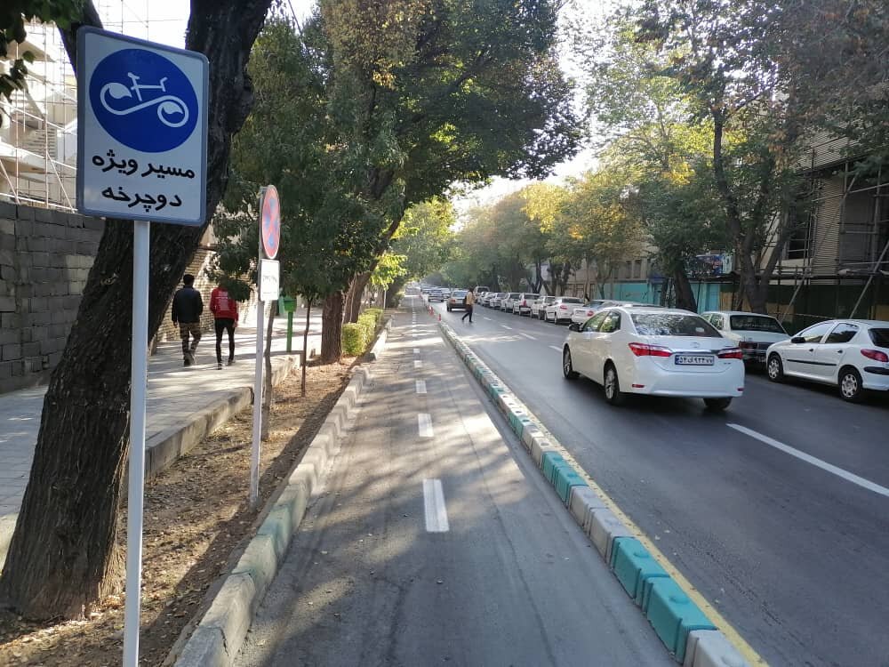 اجرای مسیر دوچرخه در خیابان نیکبخت اصفهان