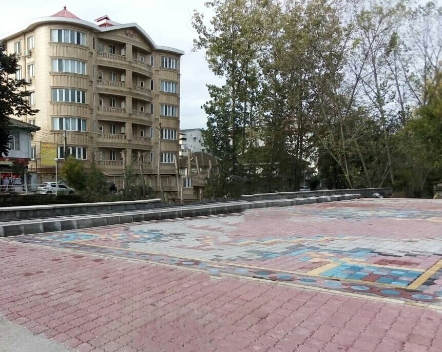 نصب سنگفرش خیابان استاد «اکبر اکسیر» در آستارا