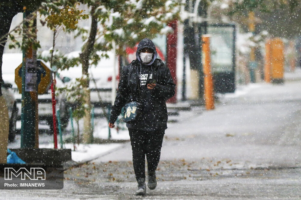 آماده باش خدمات شهری ارومیه در پی بارش برف