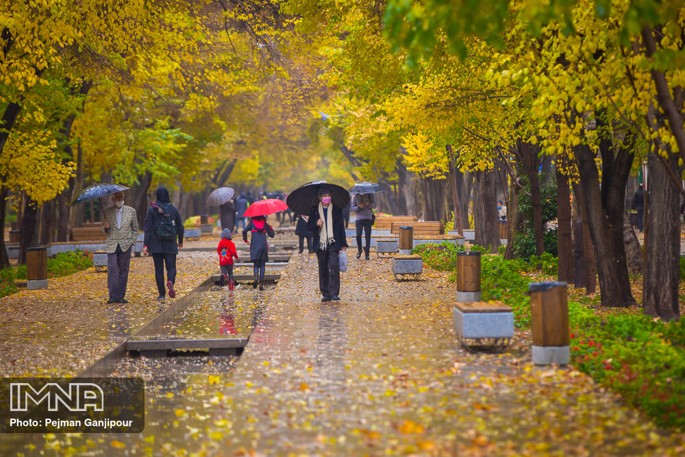تداوم بارندگی در اصفهان/دما تا ۸ درجه کاهش می‌یابد