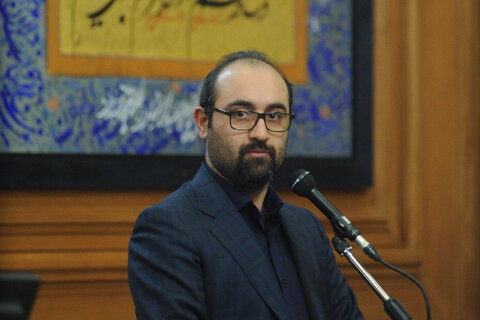 شهردار تهران بدون تعارف املاک را پس بگیرد