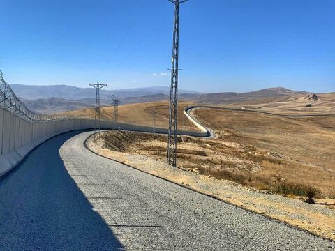 ساخت دیوار آغری-ایران پایان یافت