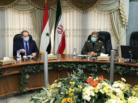 وزیر دفاع بر عزم ایران برای همکاری در بازسازی سوریه تاکید کرد