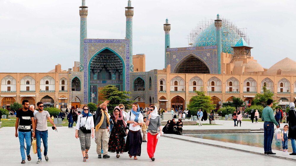 Strengthening creative tourism infrastructure in Iranian metropolises