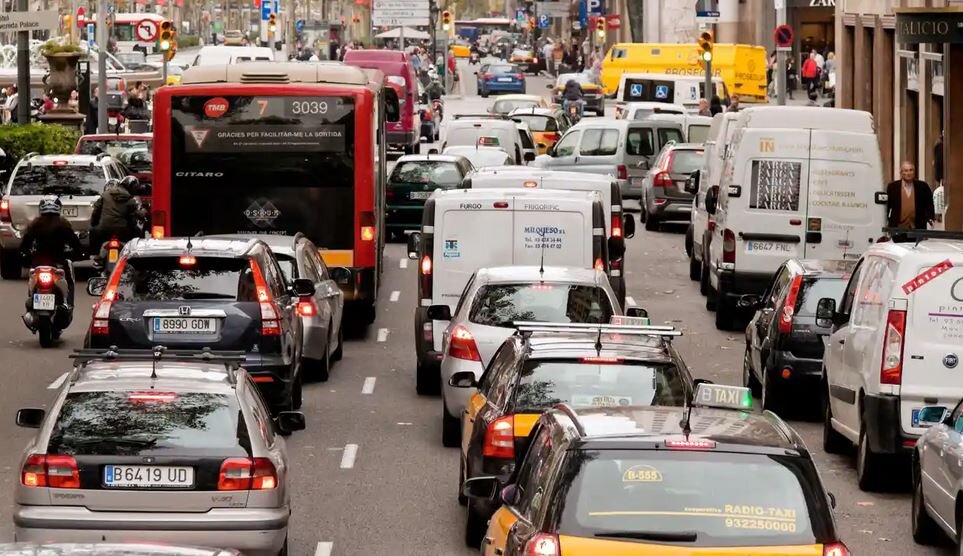 بازپس‌گیری فضای شهری از خودروها به نفع شهروندان به سبک بارسلون