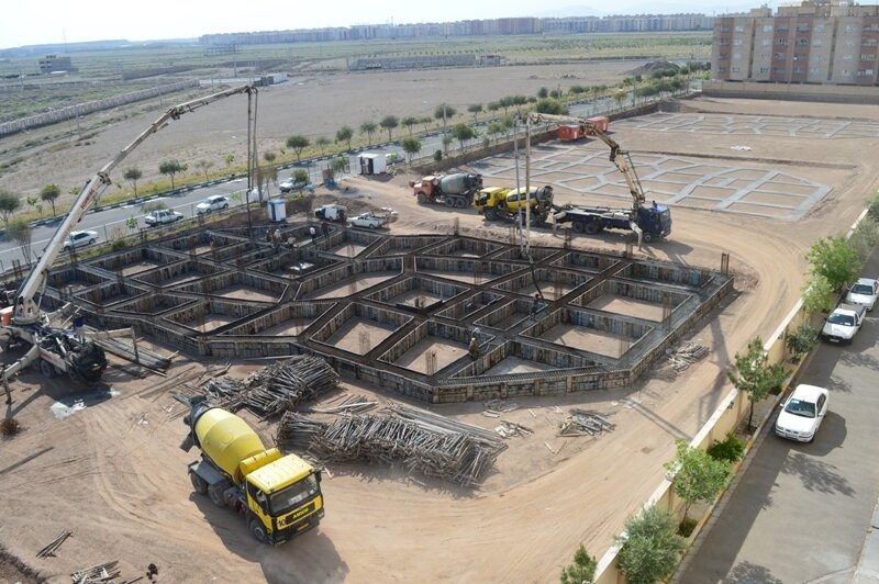 اجرای ۱۸ هزار مترمکعب بتن‌ریزی در پروژه میدان نماز قم