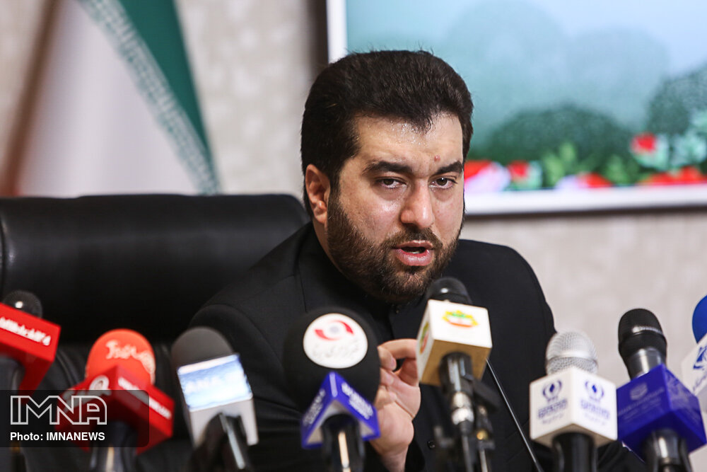 توضیح رئیس شورای عالی استان‌ها درباره حواشی تزریق واکسن کرونا در آبادان