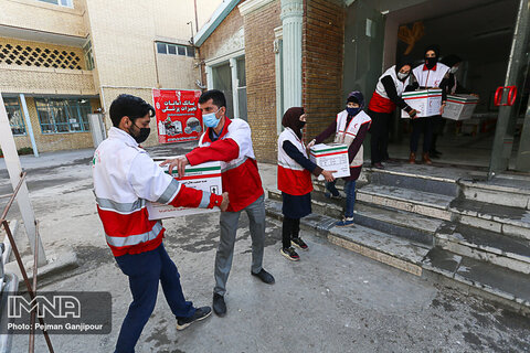 ارسال اقلام بهداشتی برای آسیب دیدگان زلزله در سی‌سخت