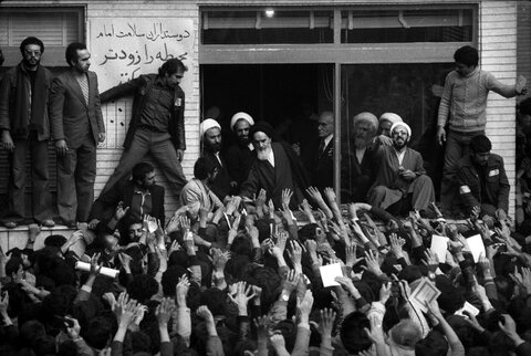 یک روز پس ورود امام خمینی(ره) به ایران چه گذشت؟