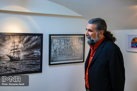 بازدید حسین پیرنیا از عمارت هنرمند