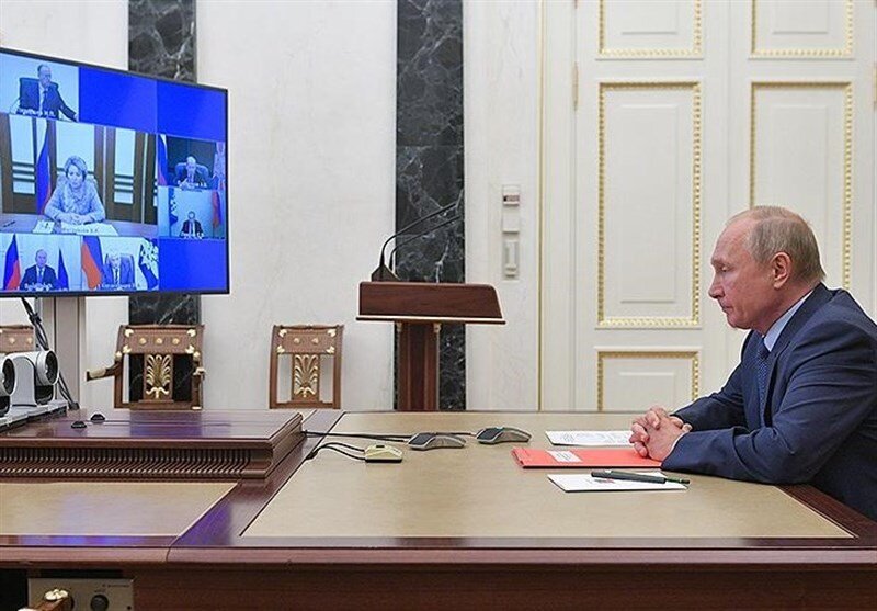 واکنش پوتین به تصمیم دولت آمریکا درباره پیمان استارت